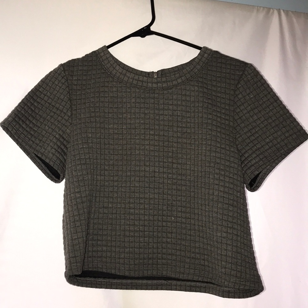 grey crop top